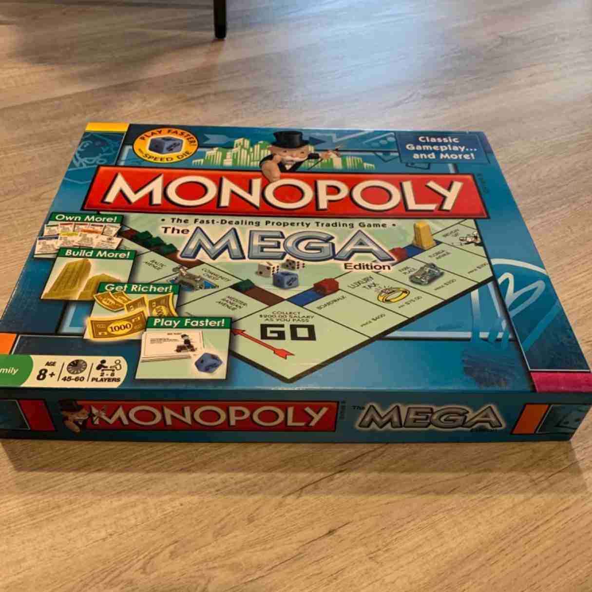 Monopoly Giant Edition