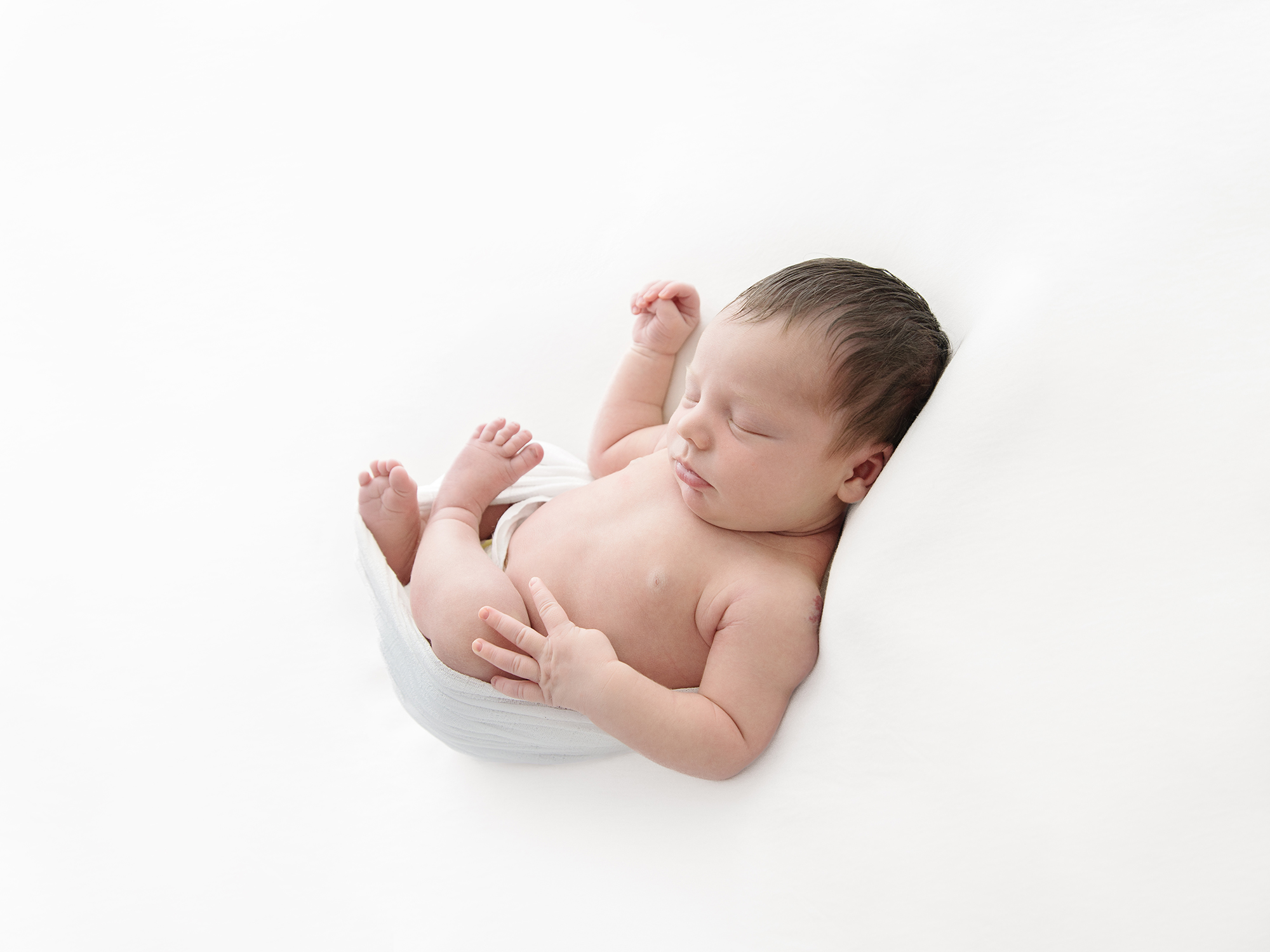 natural all white newborn photography edinburgh