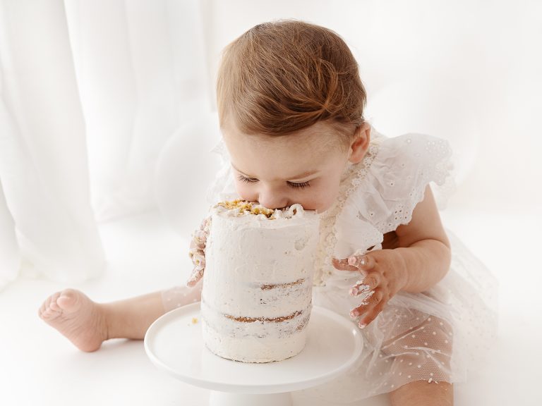 baby eating cake photoshoot cake smash and splash edinburgh