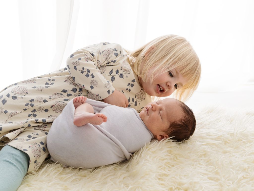 newborn and sibling photoshoot
