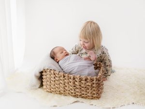 newborn and sibling photoshoot edinburgh