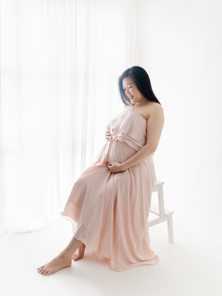 white background maternity photos edinburgh