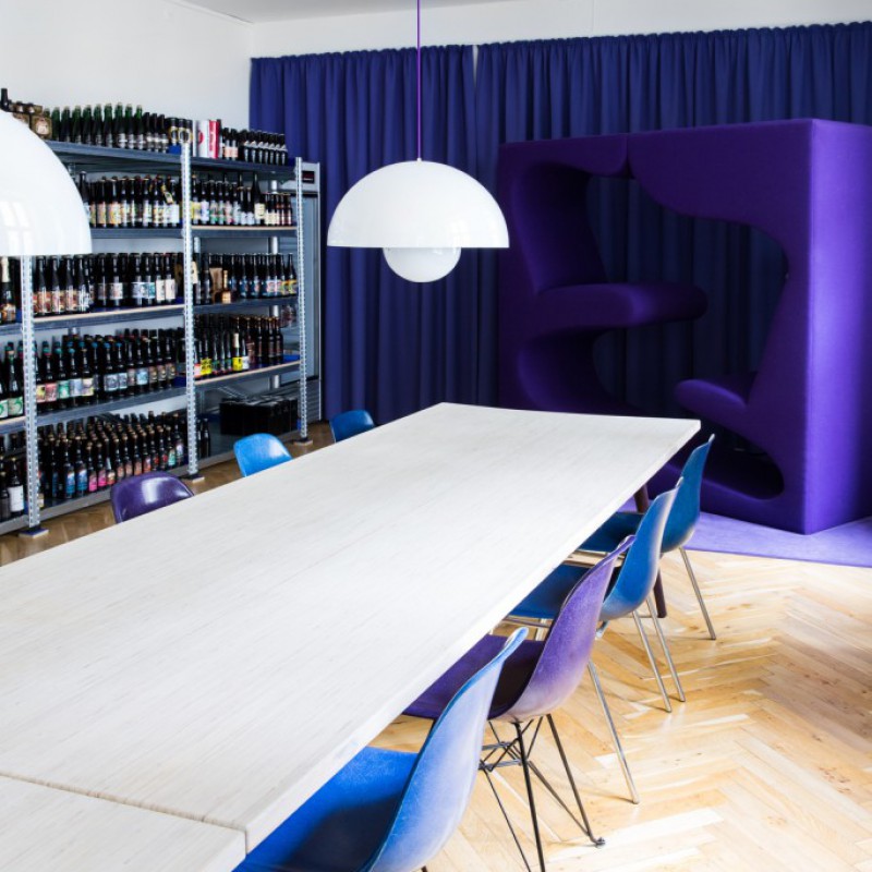 langbord, reol, panton-detaljer, Mikkeller HQ