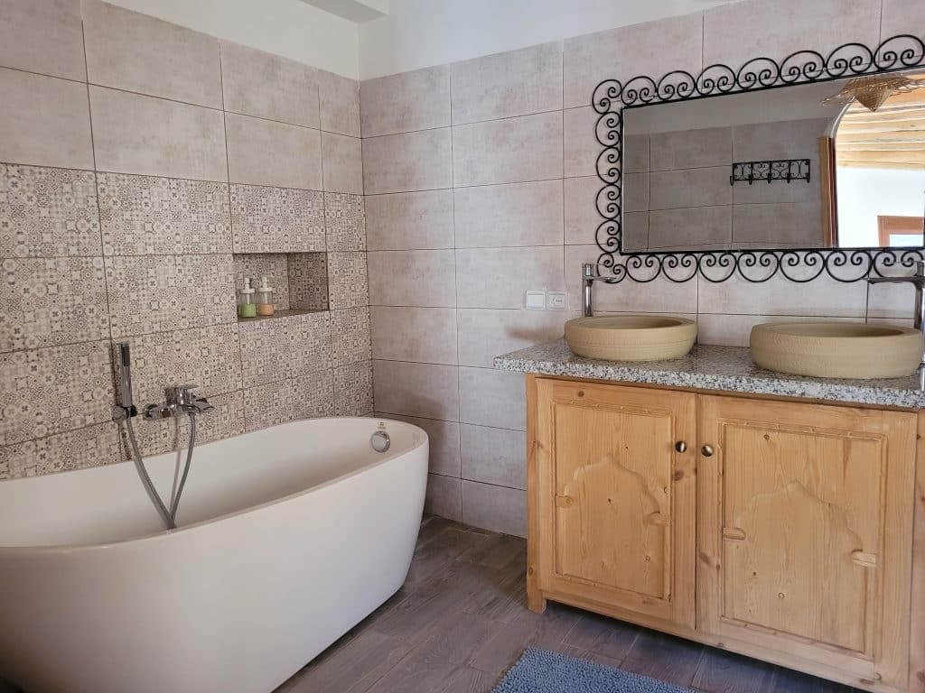 bathroom Safi suite