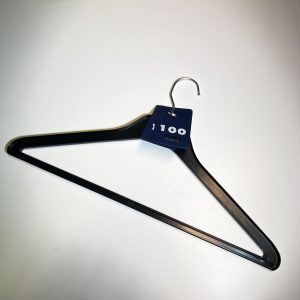 Galge med garderobsbricka