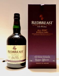 Eine Flasche Redbreast 1989 mit schickem Karton