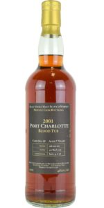 Eine Flasche Port Charlotte 2001 aus einem Blood Tub