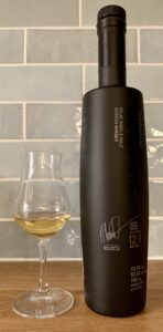 Eine Flasche Octomore 12.1