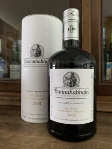 Eine Flasche Bunnahabhain 2004 Moine - Feis Ile 2022