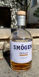 Eine Flasche Smögen 100 Proof