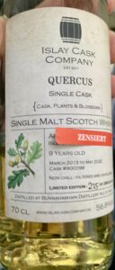 Eine Flasche Bunnahabhain 2013 Quercus von der Islay Cask Company, darauf ein rotes "Zensiert" Schild.