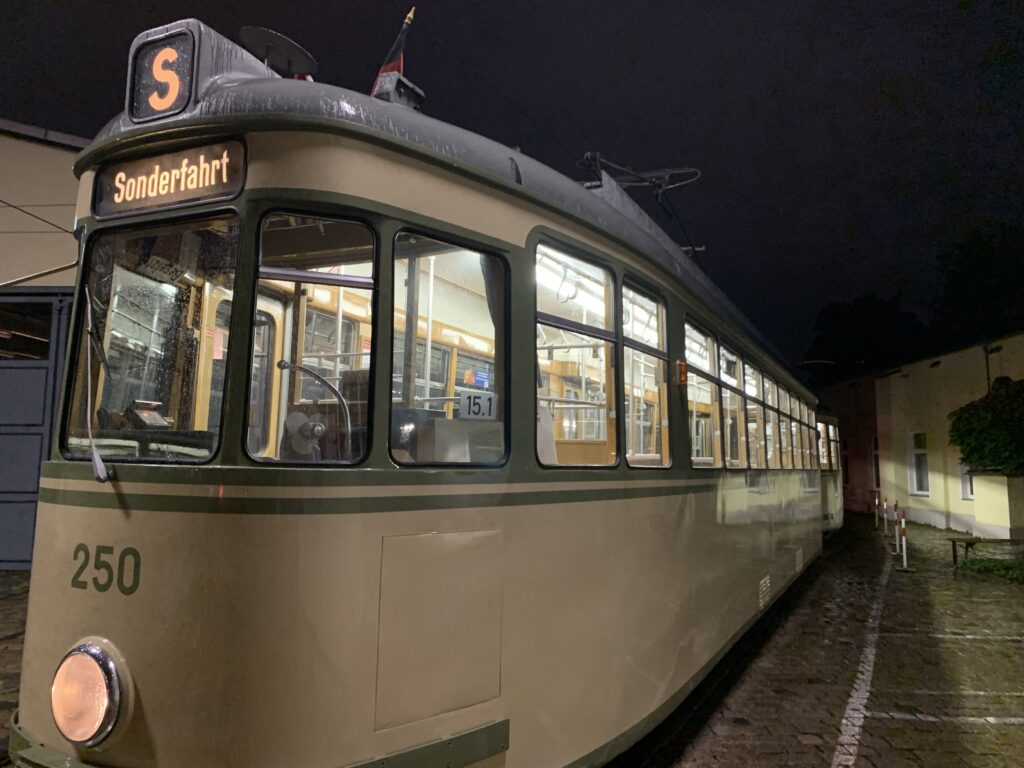 Eine historische Straßenbahn aus Nürnberg. Ca. 1960