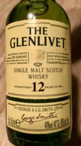 Eine Miniatur Glenlivet 12-year-old aus 2008