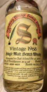 Eine Miniatur Glenlivet 1968 von Signatory Vintage