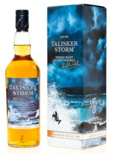 Abgebildet ist die normalgroße Flasche des Talisker Storm