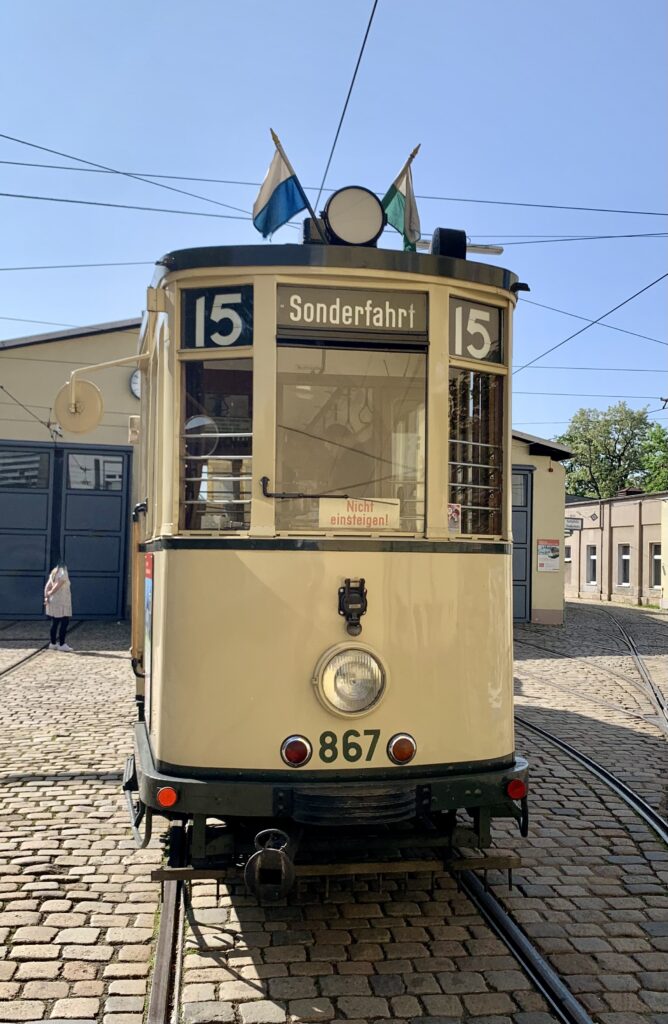 Unsere Tram von vorne