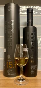 Eine Flasche Octomore 15.1