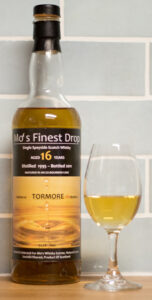 Eine Flasche Tormore 1995 von Mo's Whisky Corner