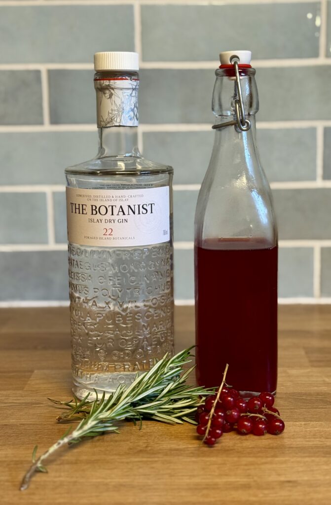 Zutaten für den "Cranberry-Currant-Fizz" Cocktail