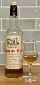 Eine Flasche Glenrothes 1996 von Phil & Simon Thompson