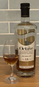 Eine Flasche Drumblade 2011 von Duncan Taylor zum 15ten Jubiläum des Whisky Baron