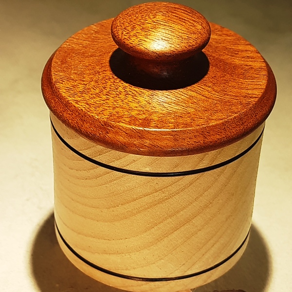 Handcrafted Poplar ring box with Sepele lid