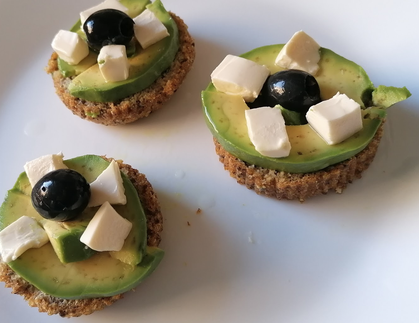 ketogenic avocado sandwich