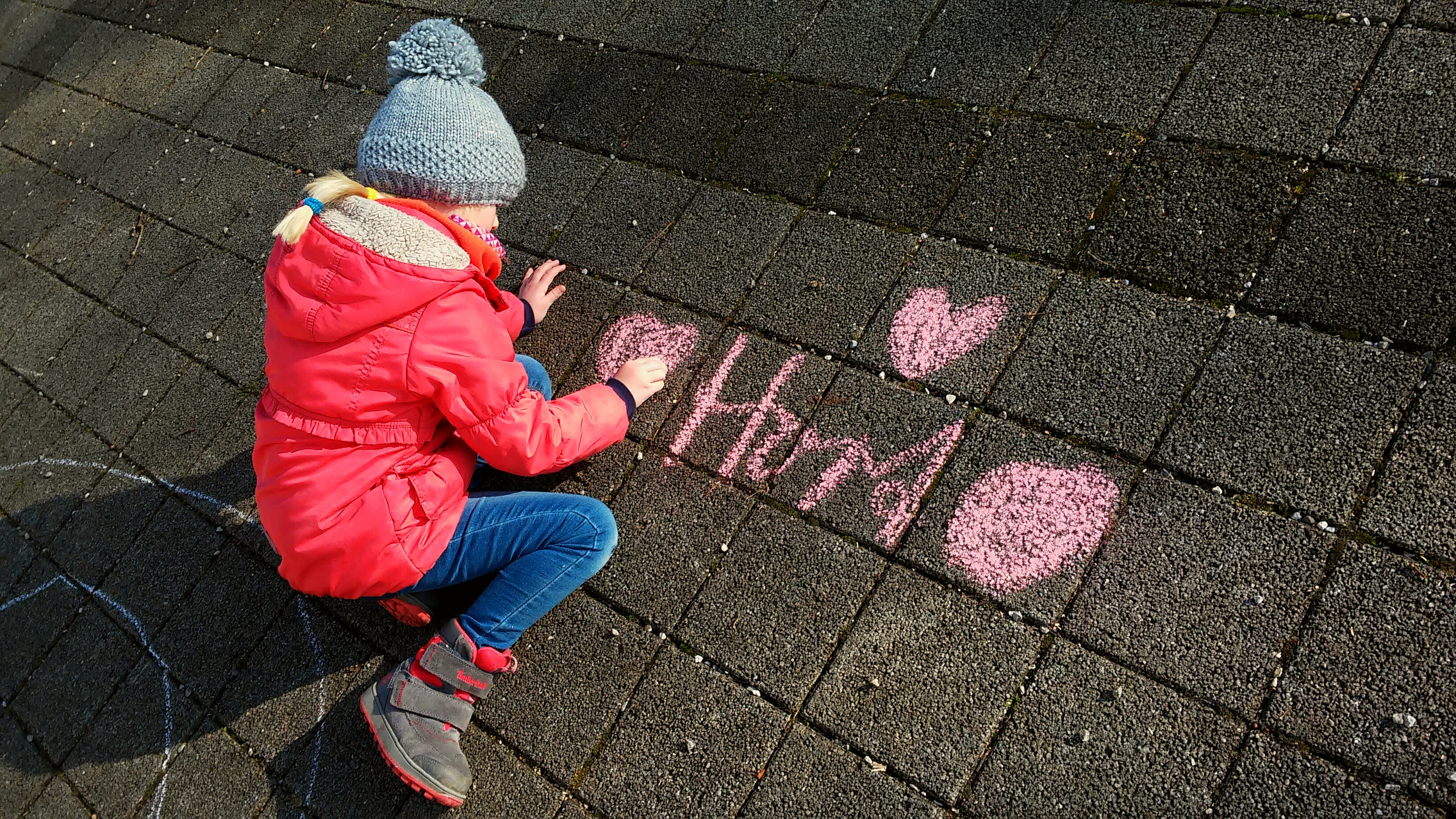 Kinderhort "Bunte Kleckse" Raisting - Staßenkreide