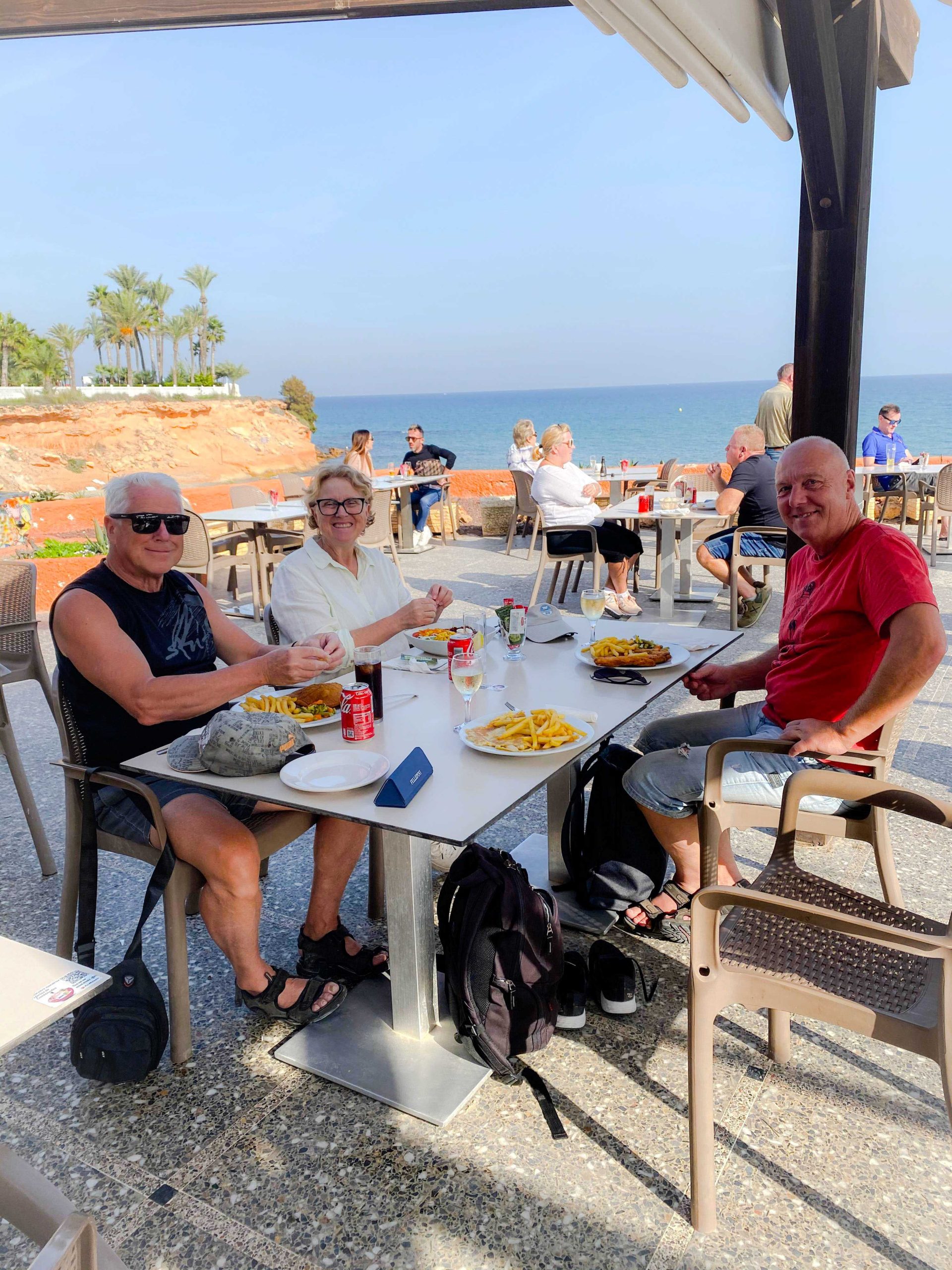 Kjell, Anna och Harald på restaurang vid La Zenia beach