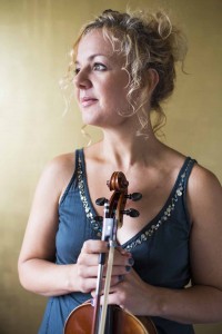 Klara Hellgren med fiol