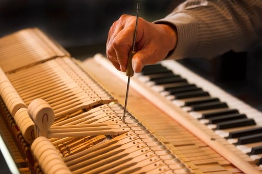 Klavier Reparatur durch Klavierbauer