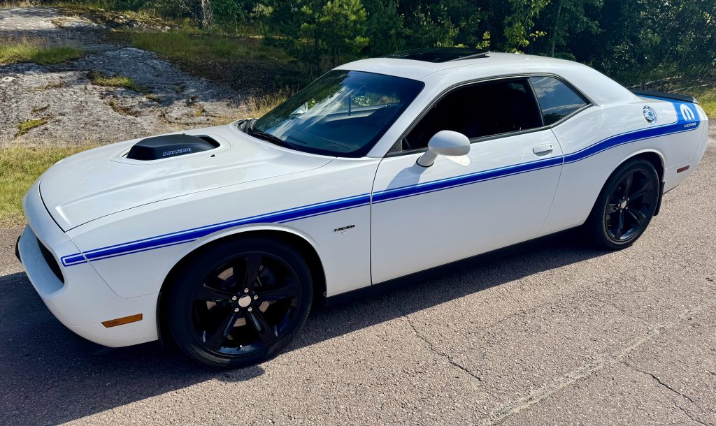 Dodge Challenger Challenger V8 HEMI Shaker Hood Limited Edit