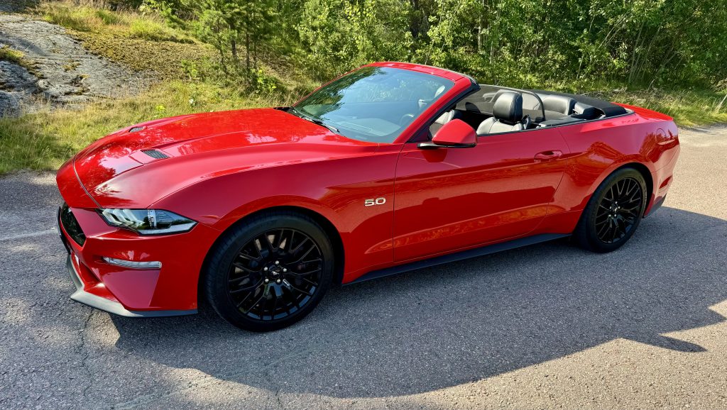 Ford Mustang GT CAB V8 450HK 10 VÄXLA Svensksåld