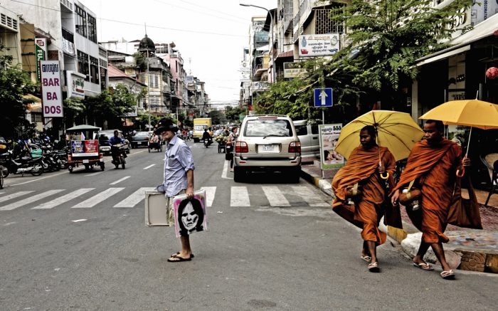 Peter-Klashorst-in-de-straten-van-Phnom-Penh