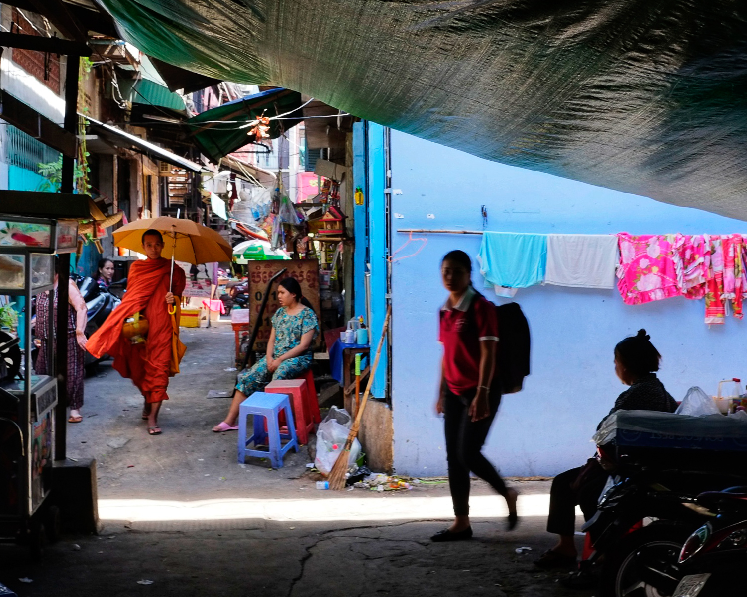 Phnom-Penh_Cambodia-street-life-with-monk