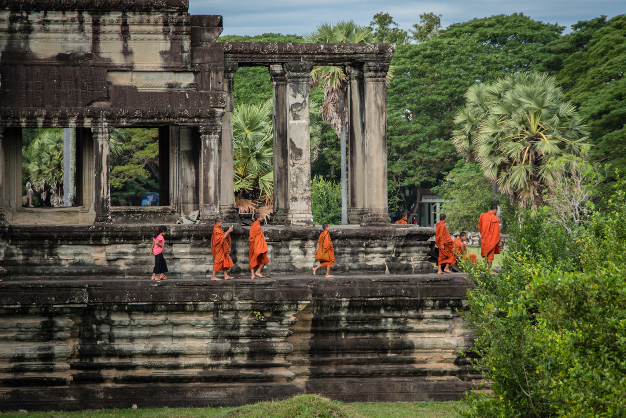 Cambodia_Angkor Wat monks_1_Klinkhamer photo