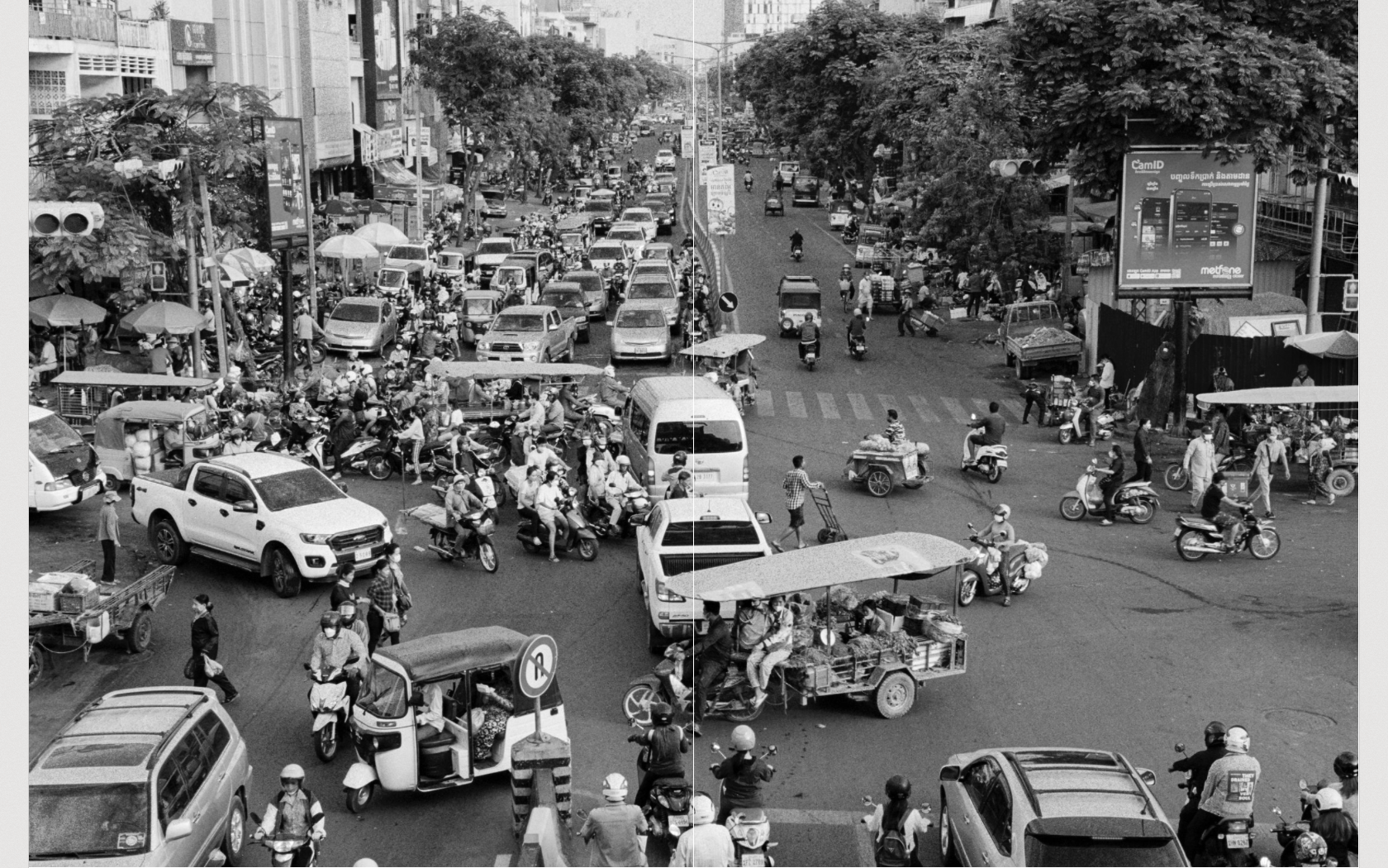 Busy street Phnom Penh