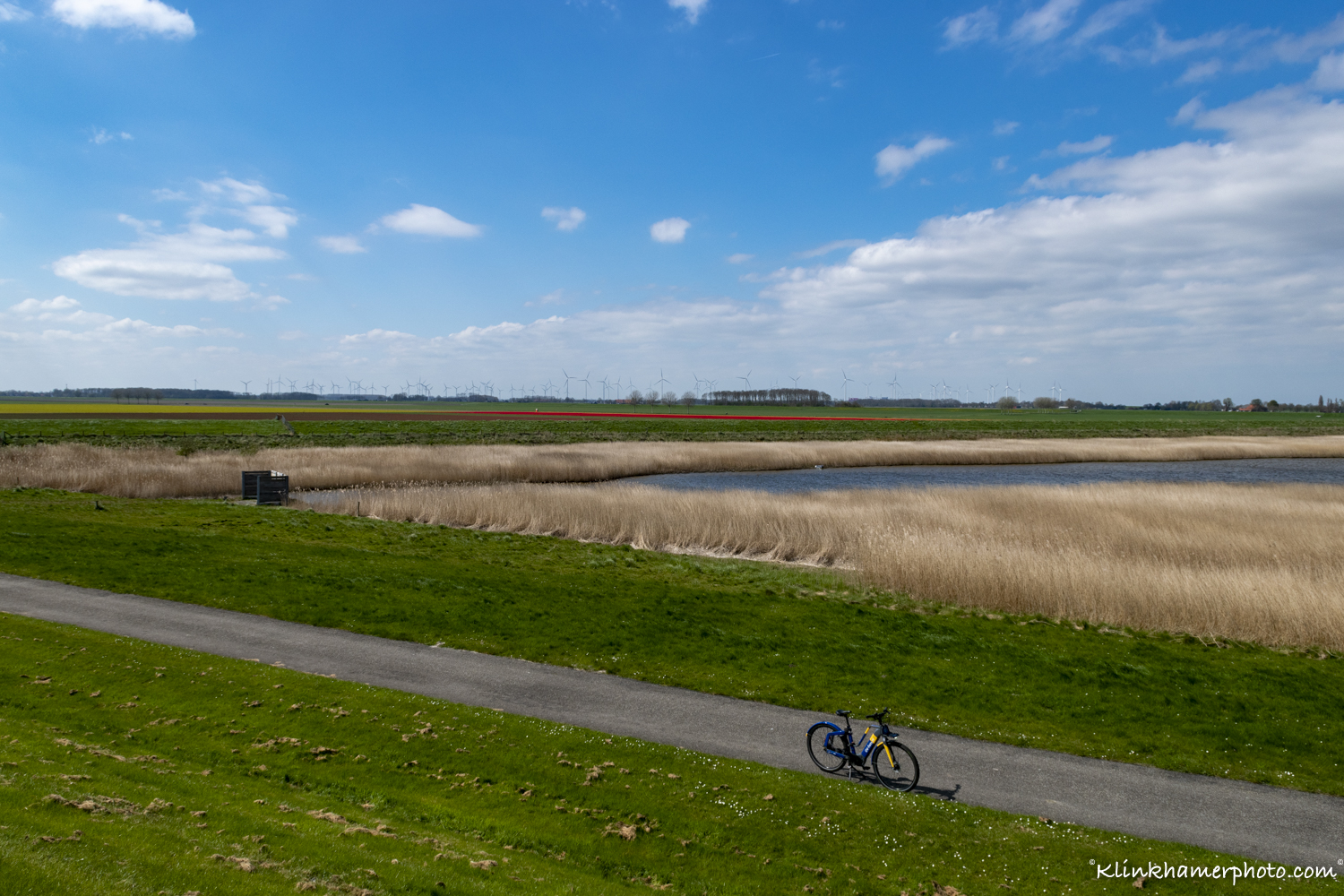 Ov fiets NS in Groningen landschap
