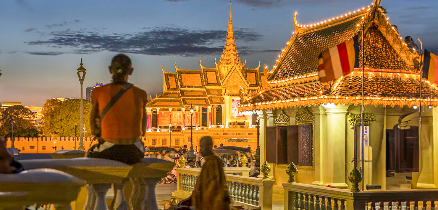 Cambodia Photo Tours Royal Palace at sunset in Phnom Penh