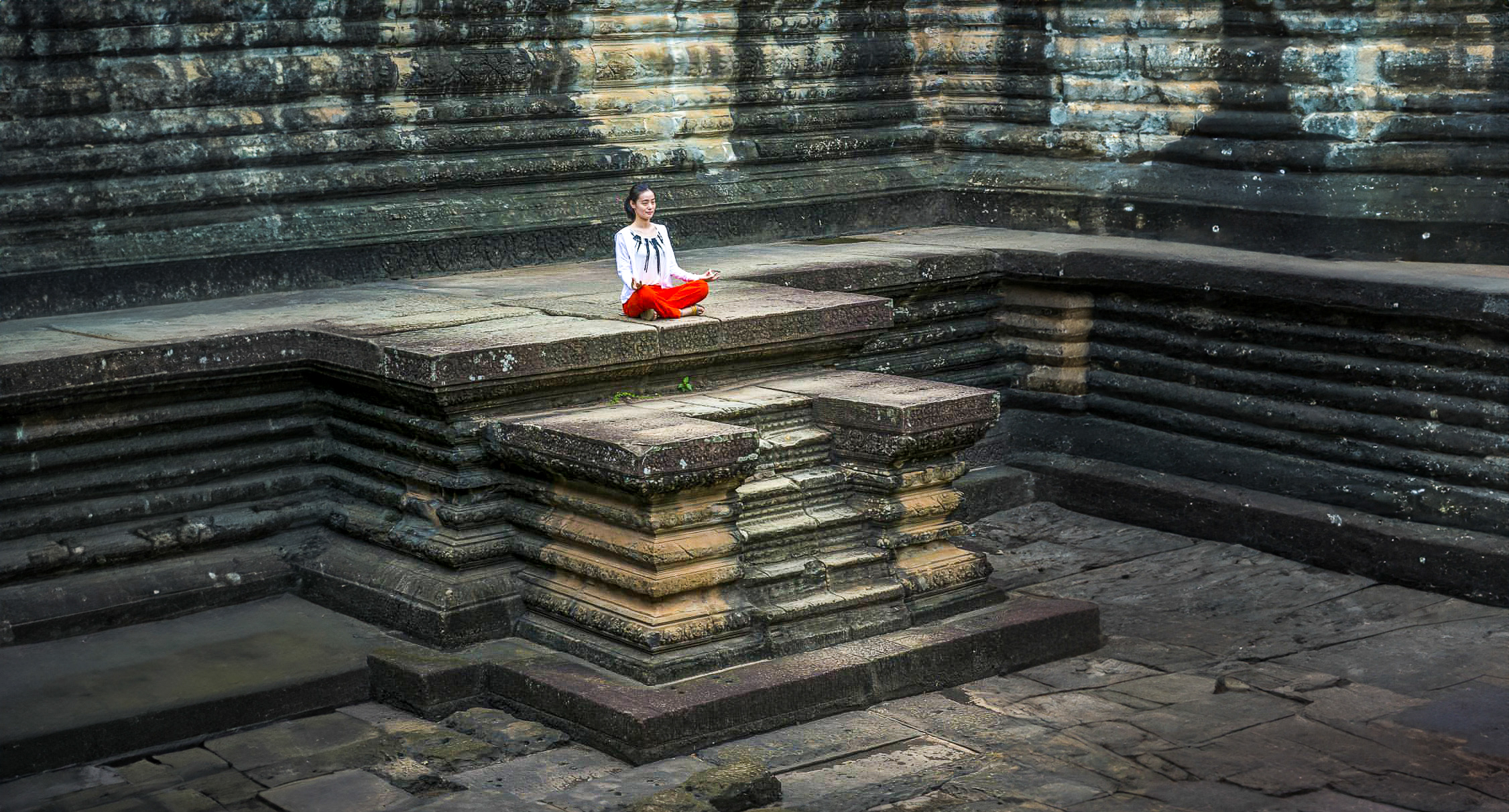 Cambodia Photo Tours -Angkor Wat Meditation