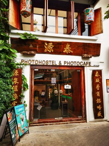Photohostel & Photocafe in Bangkok Kars Stuinder