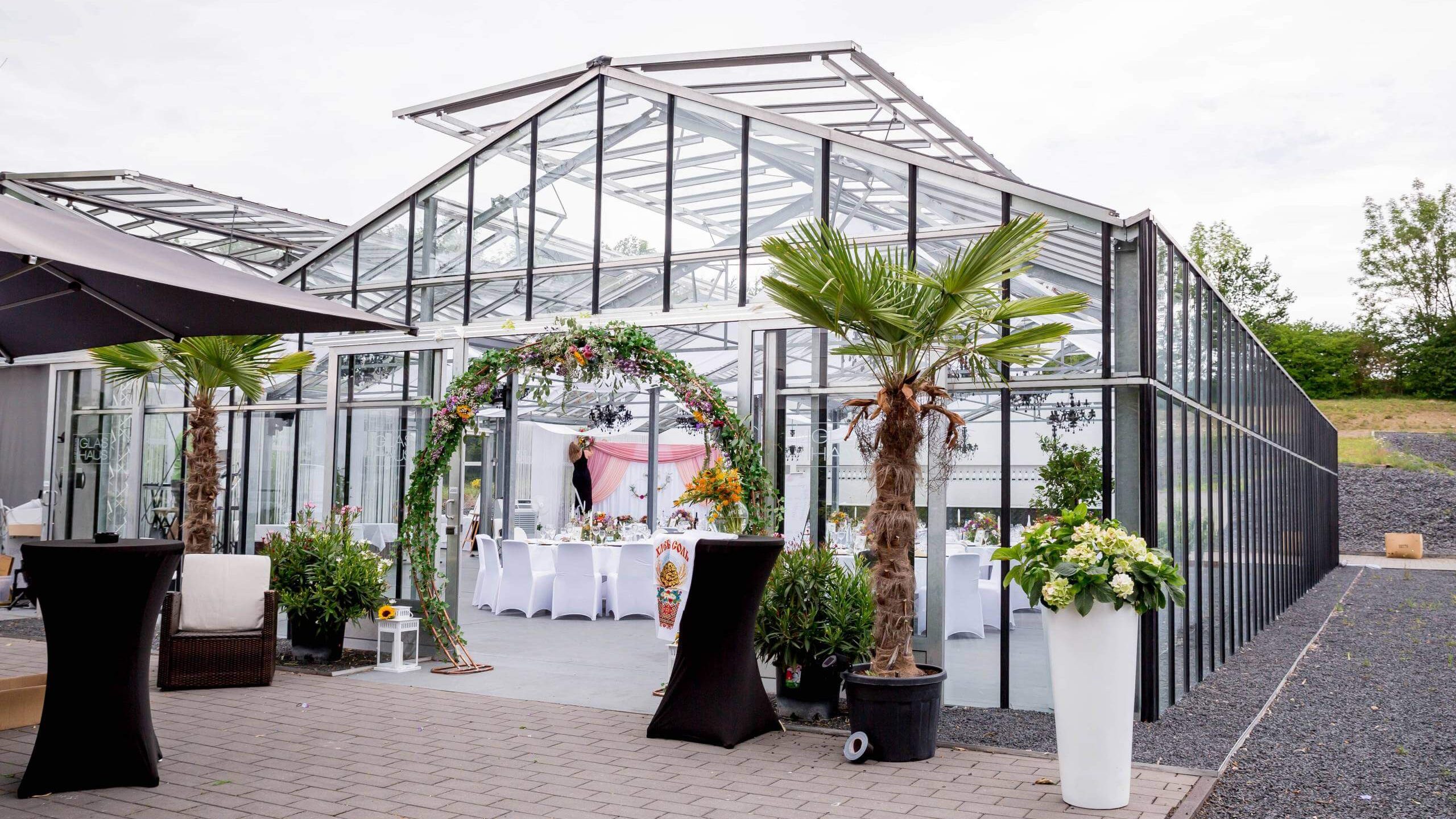 Schönes Gewächshaus zum heiraten mit Fotobox