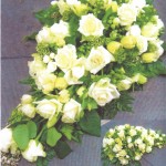 NR 16 - romantische druppelvorm met rozen 130 euro