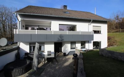 Zwei- bis Dreifamilienhaus + Gewerbehalle mit Büros in Toplage von Lüdenscheid zu verkaufen!