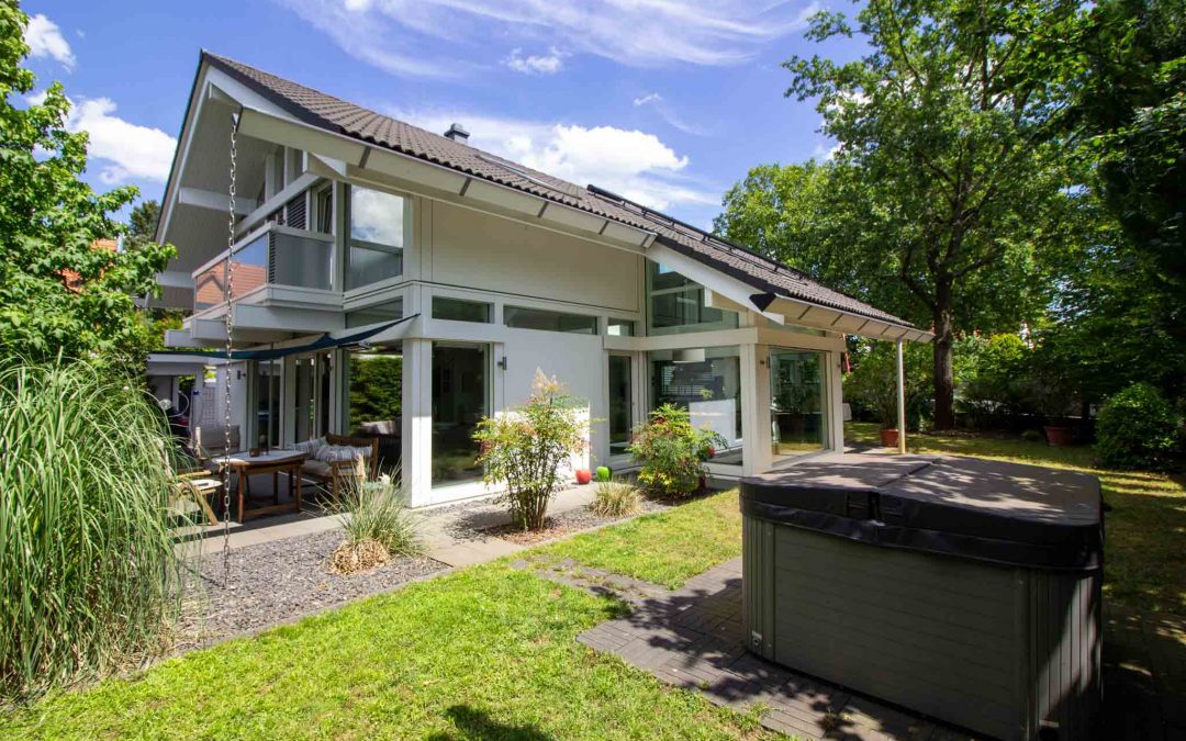 HUF-Traumhaus in Toplage sucht tolle neue Eigentümer! Exklusiv, modern & neuwertiger Zustand!