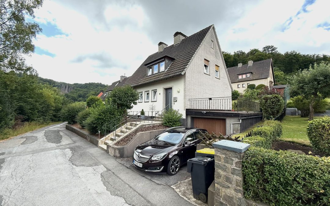 Modernisiertes & gepflegtes Einfamilienhaus in ruhiger Lage von Altena-Dahle zu verkaufen!!!
