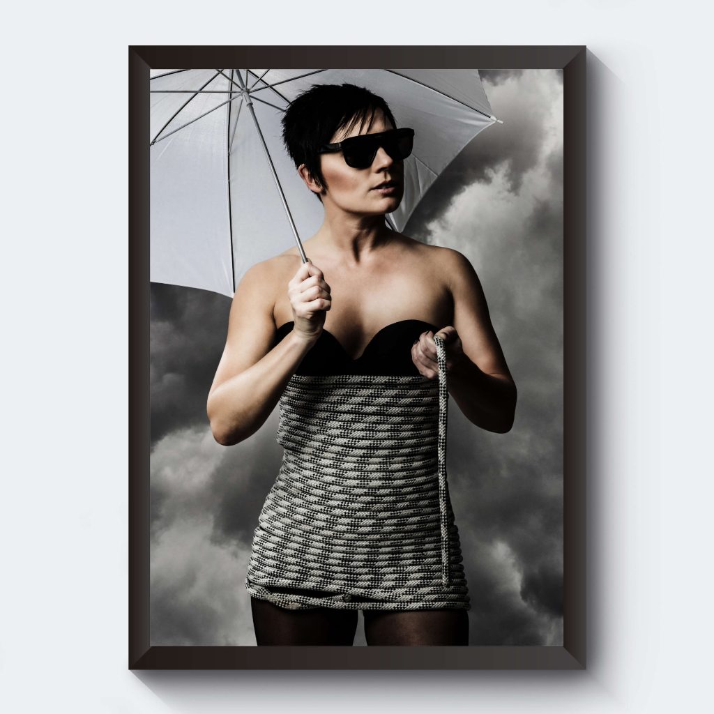 Kvinna med paraply poster