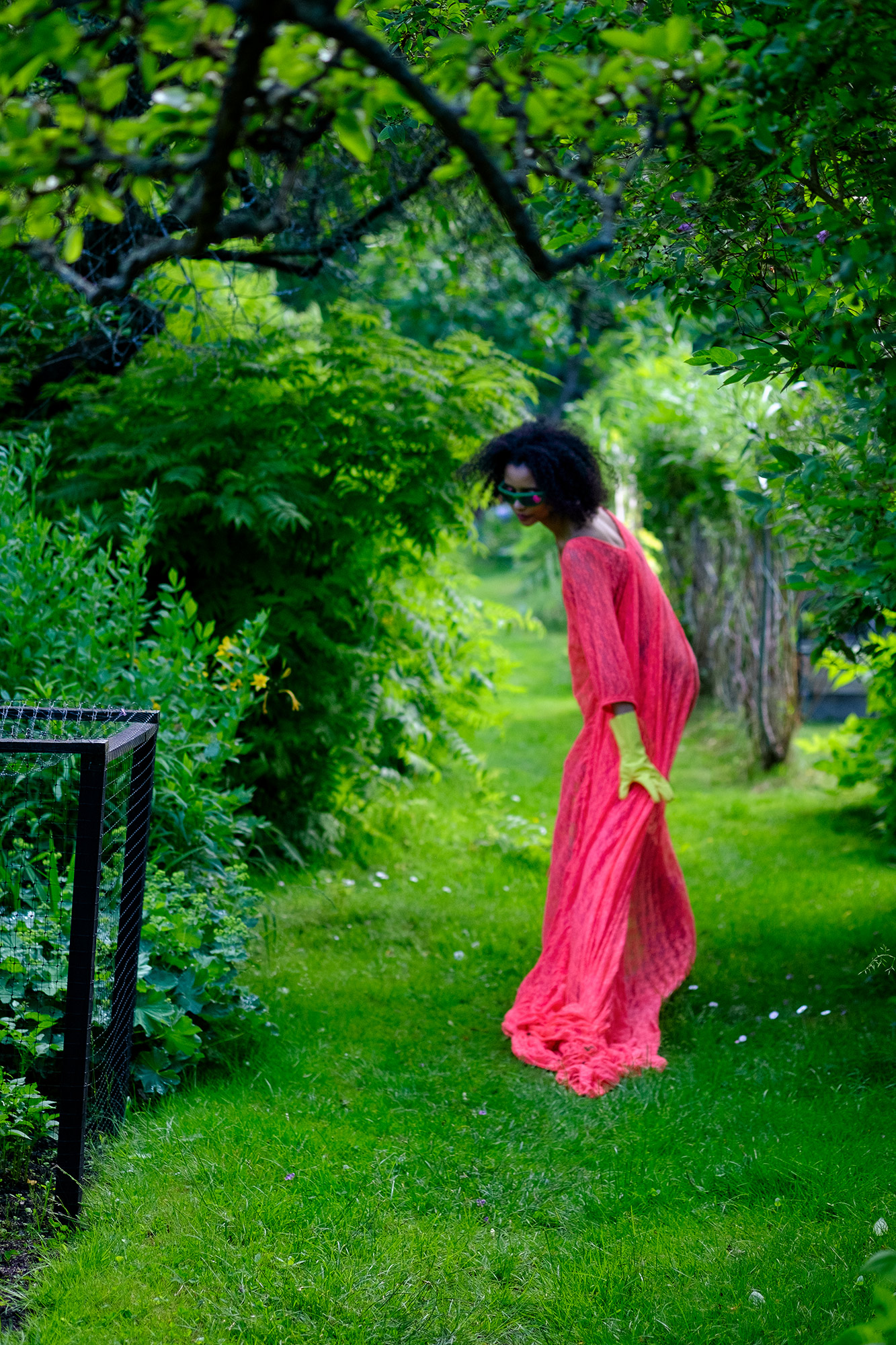 Gardening party, Krull magazine, Lisa Helena Jacobsson dress