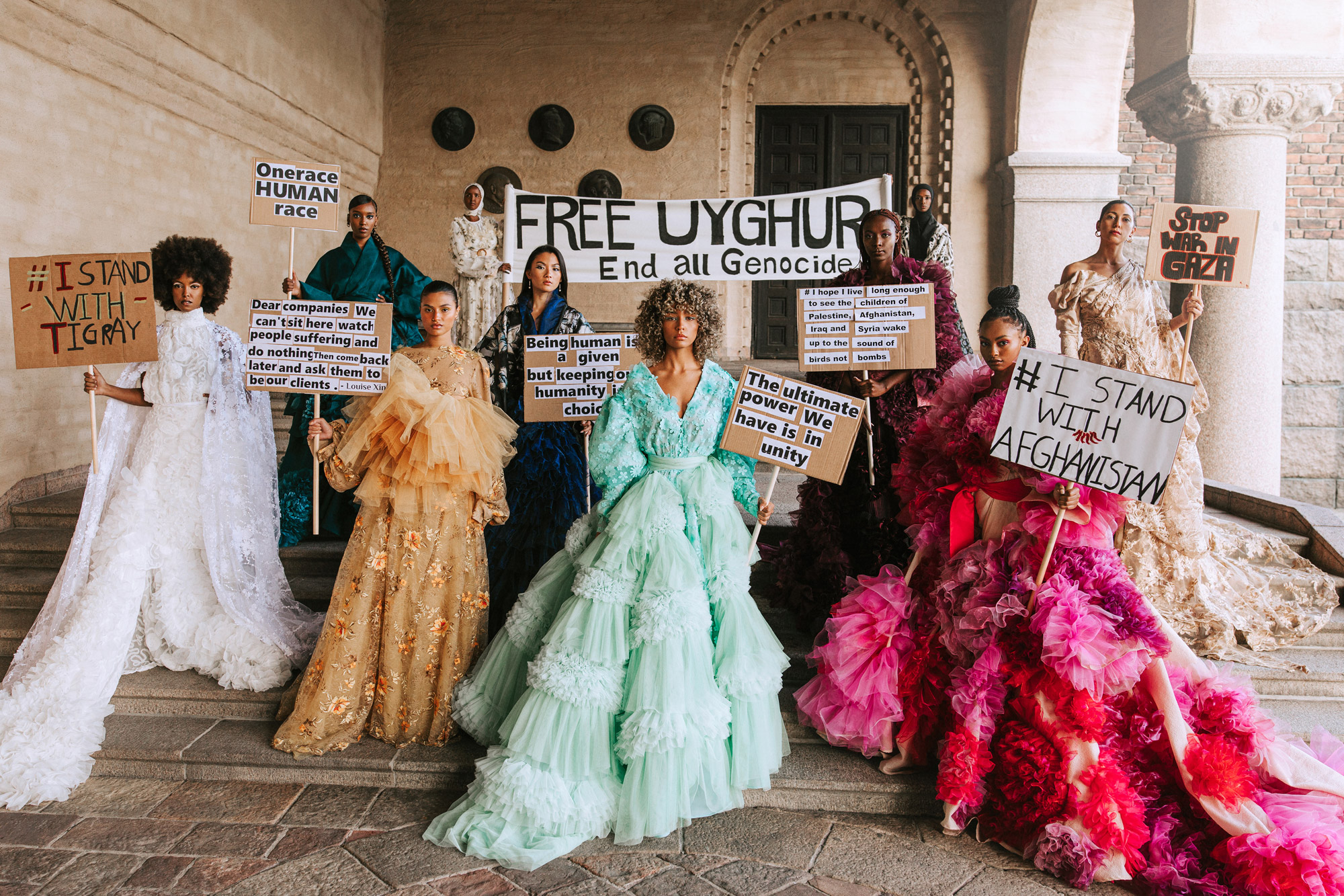 Krullmag. Louise Xin Couture protest Uyghur camps