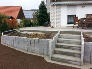 Aussentreppe_Hochbeet_Aufgang_Garten